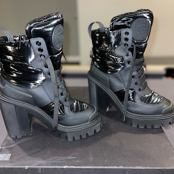 100% Authentic Pre-owned in box Dolce & Gabbana Trekking Block Heel Bootie 39(9) - Picture 5 of 7